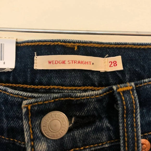 RARE Levi's Wedgie Straight Gold Chain Denim Jeans - Picture 8 of 13